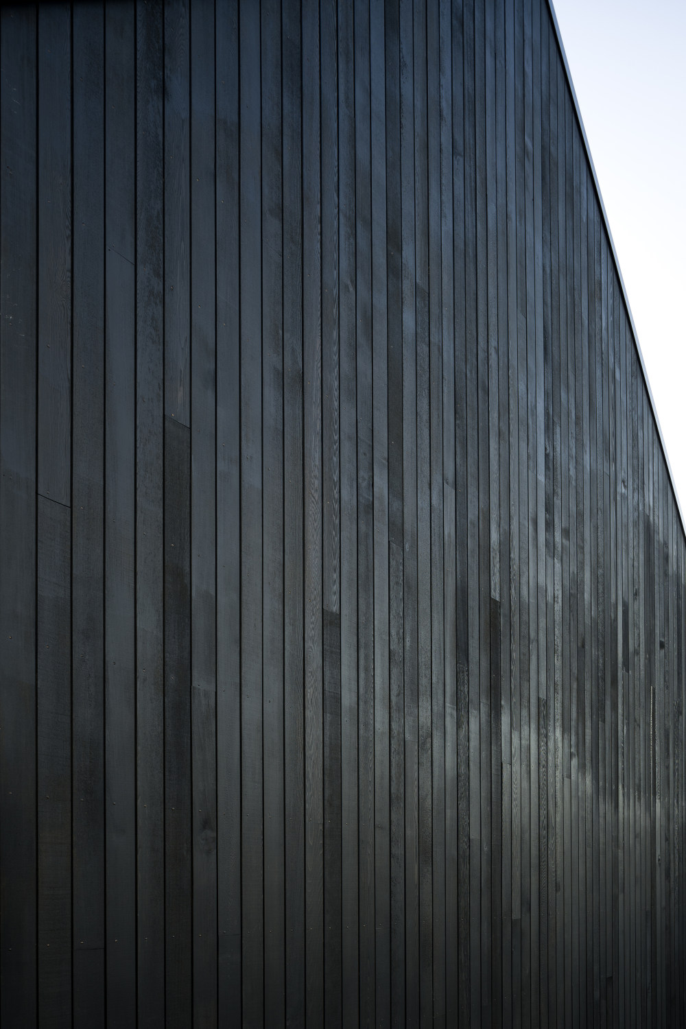 新西兰双水剪影屋 | 现代简约与自然的完美结合-28