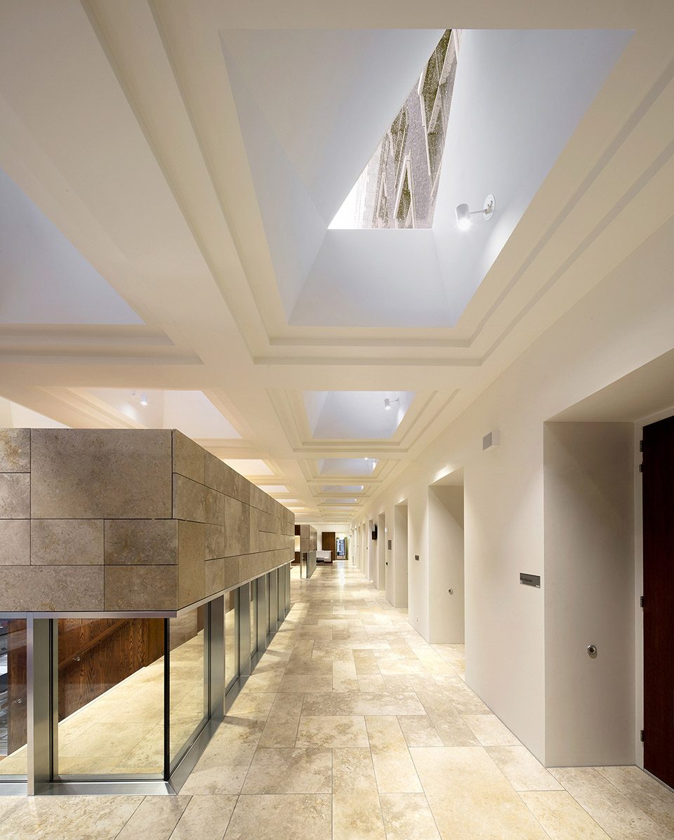 荷兰历史建筑变身为开放新兴办公空间  KAAN Architecten-34