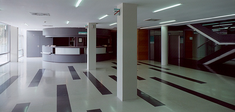 巴塞罗那自治大学传播图书馆及综合报库丨西班牙巴塞罗那-16