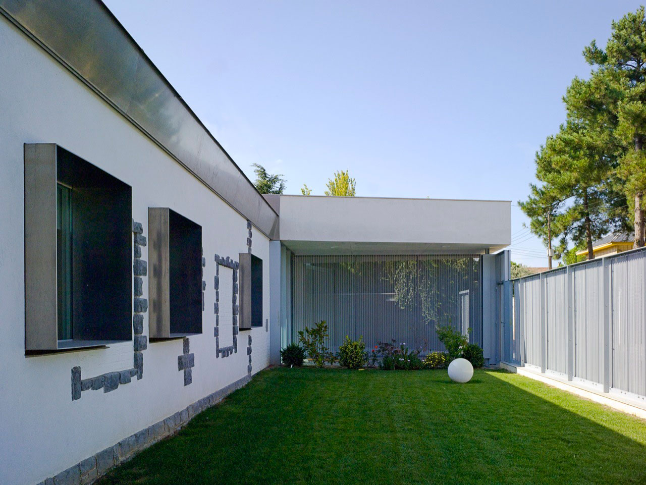 融合自然的西班牙现代住宅——G///bang El Caserón-12