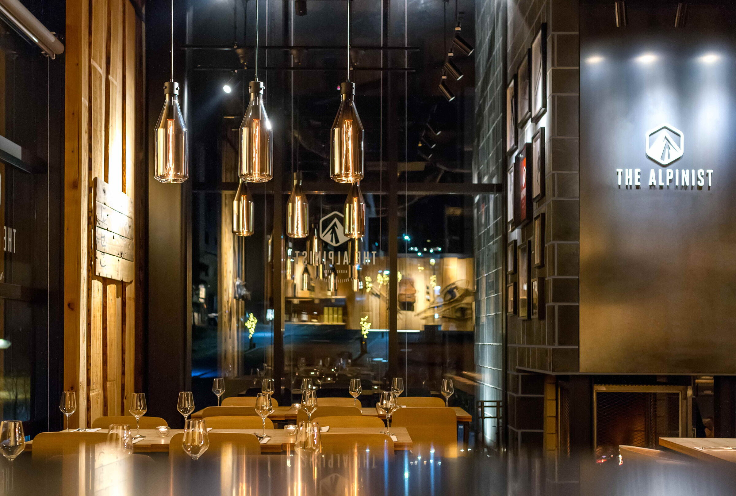 阿尔卑斯山脉的温暖小屋 · 日本滑雪餐厅设计-10