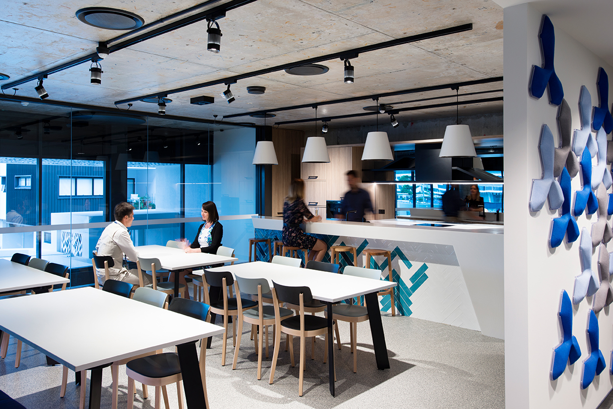 灵活高效，航空护理公司的创意办公空间-23