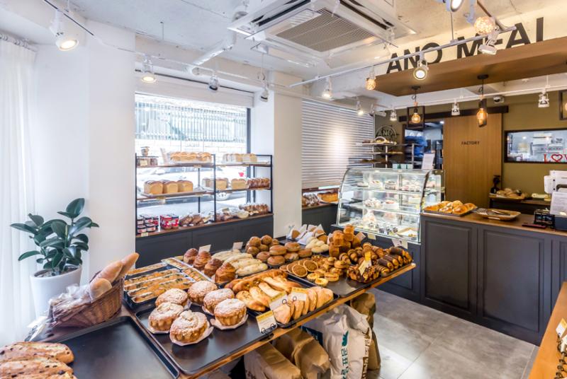 极简 15 坪烘焙店，韩式白色木质空间-5