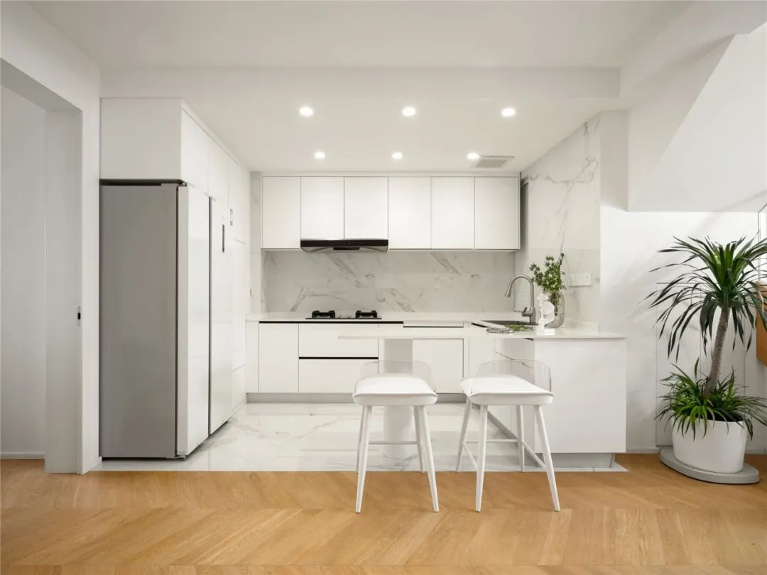 纯白++木色,打造舒适惬意的顶楼复式丨中国南京丨山舍建筑设计-18