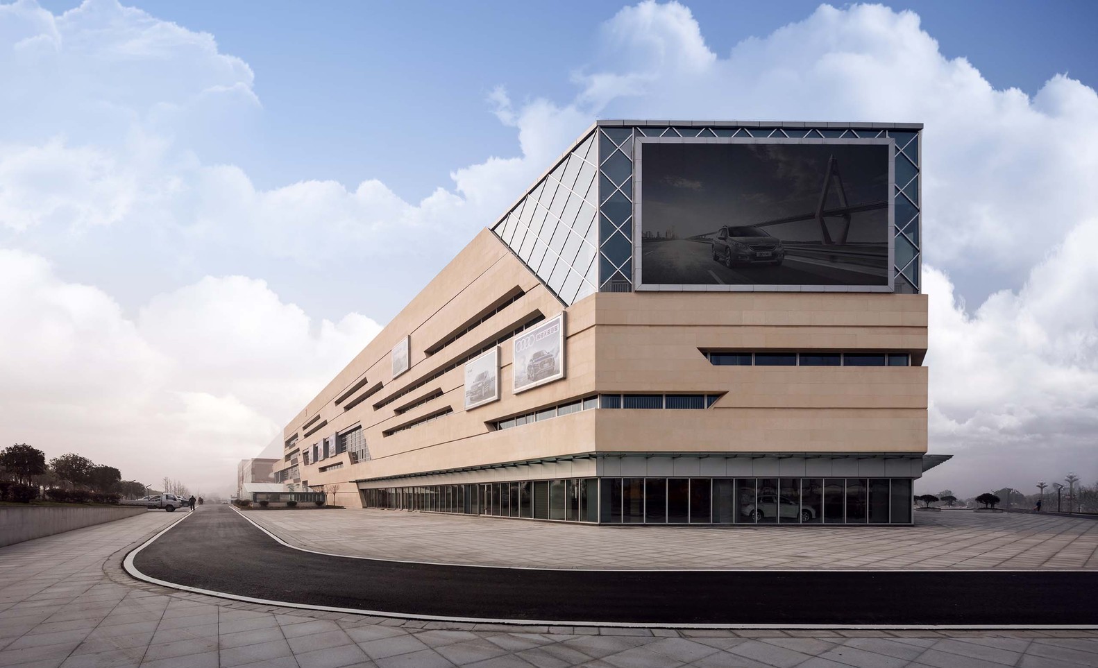 南京天益国际汽车城-13