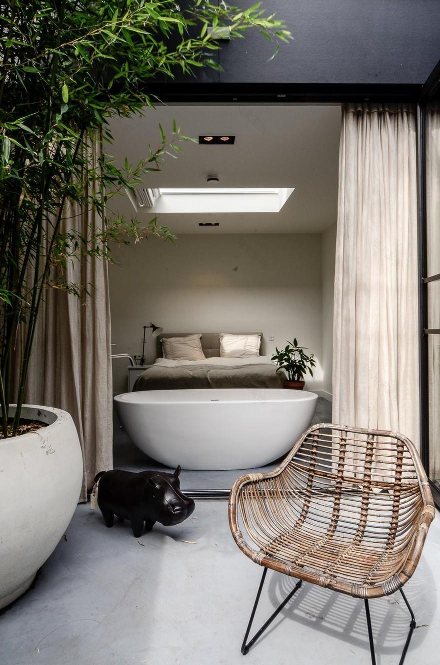 Old Amsterdam Canal House Converted into Beautiful Loft-19