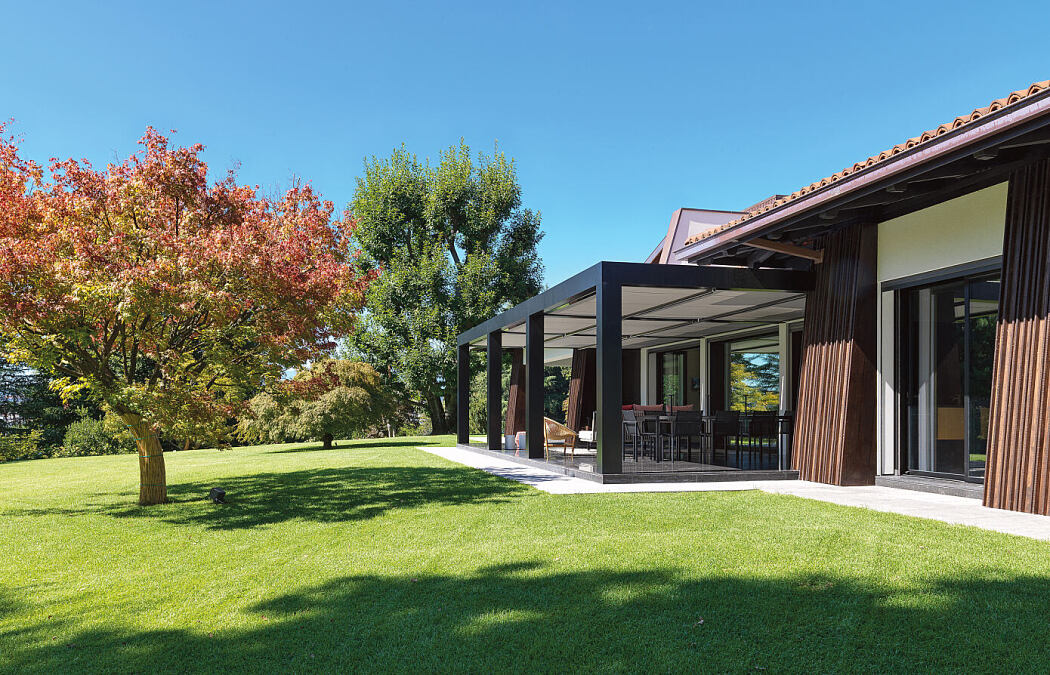 意大利 Biella 别墅 | 优雅简约的设计典范-2