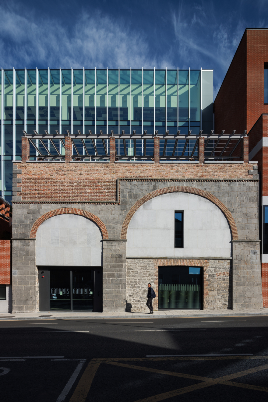 历史遗迹与绿色办公空间的完美融合-26