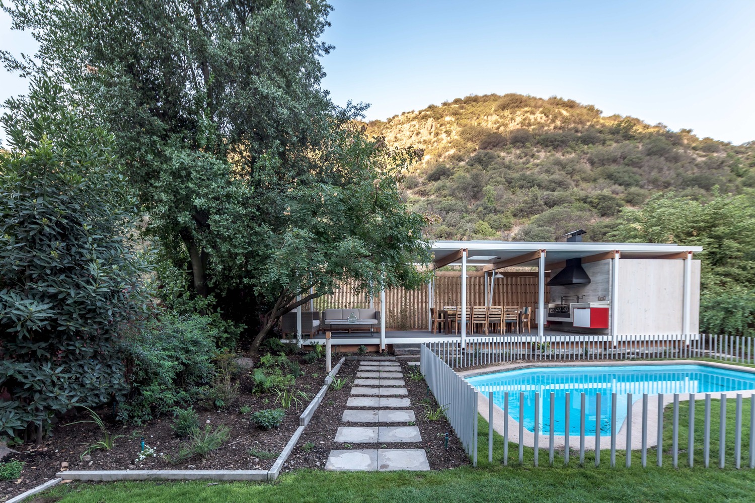 绿意盎然的多功能 Pergola Pavilion-50