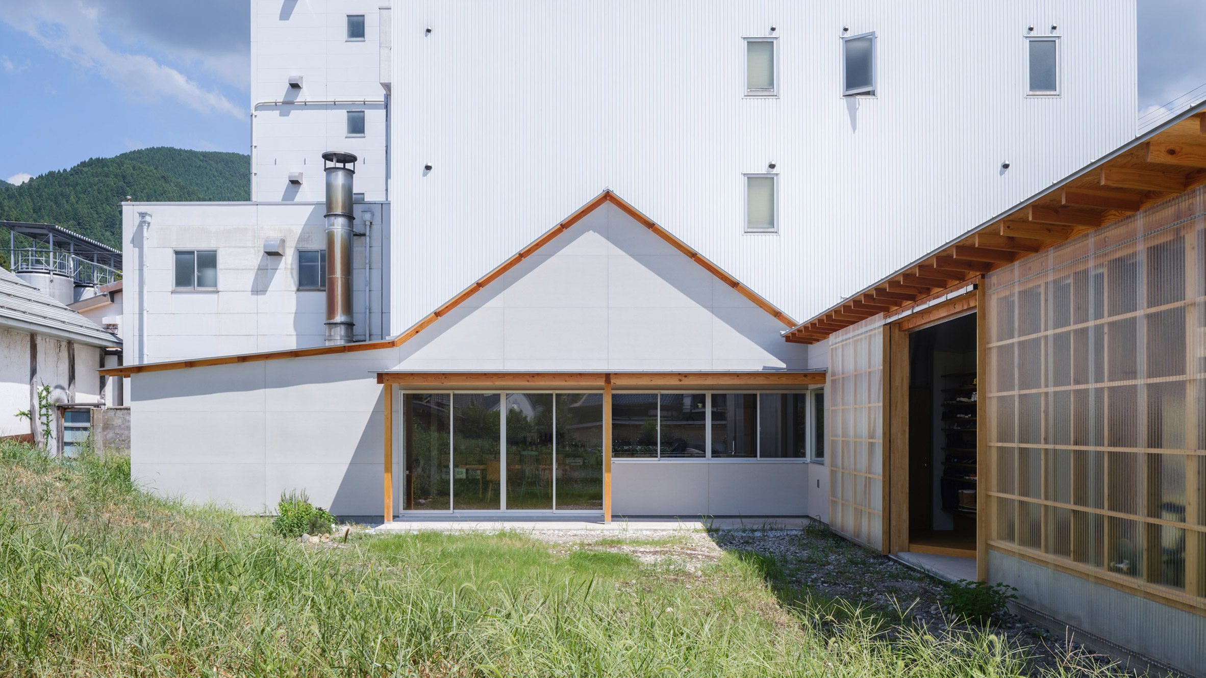 Chidori Studio draws on industrial references for home in Japan-0