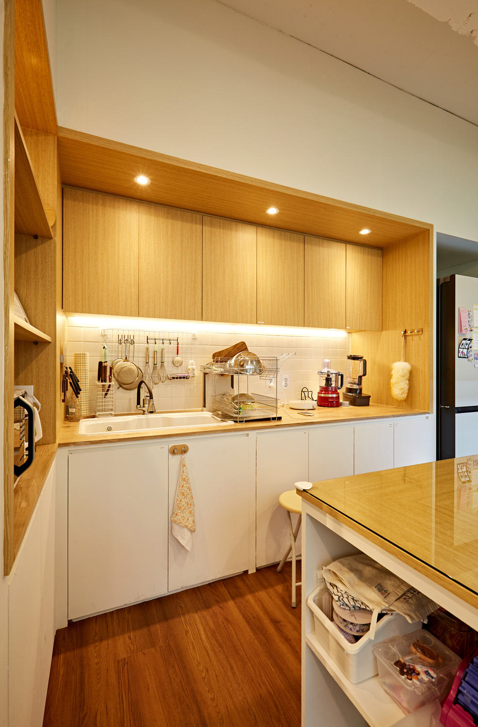 白色&原木风 7 坪咖啡店设计-12