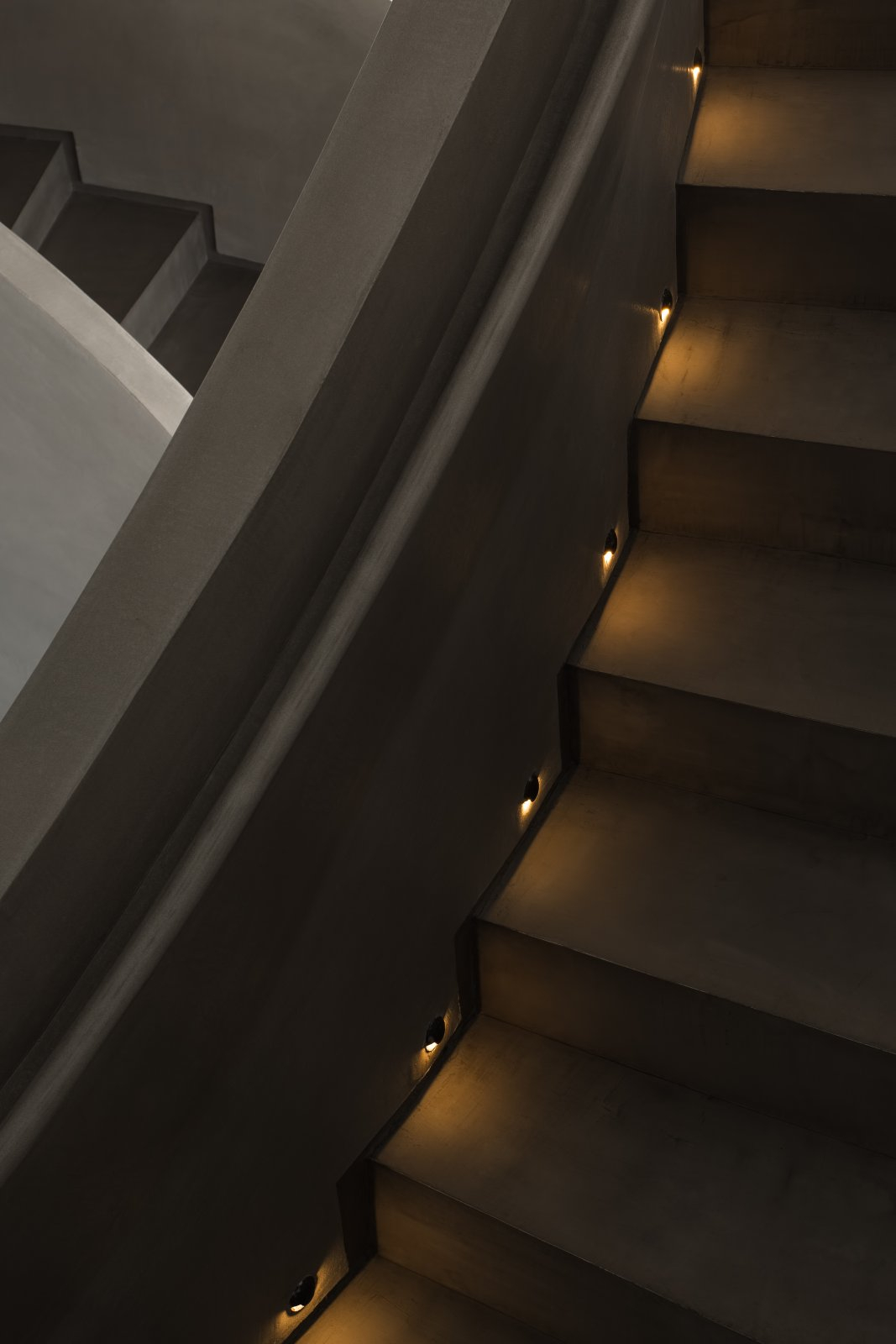 时尚前卫设计的烤鸭店，缔造无限可能的灰度空间 | 本末空间设计-33