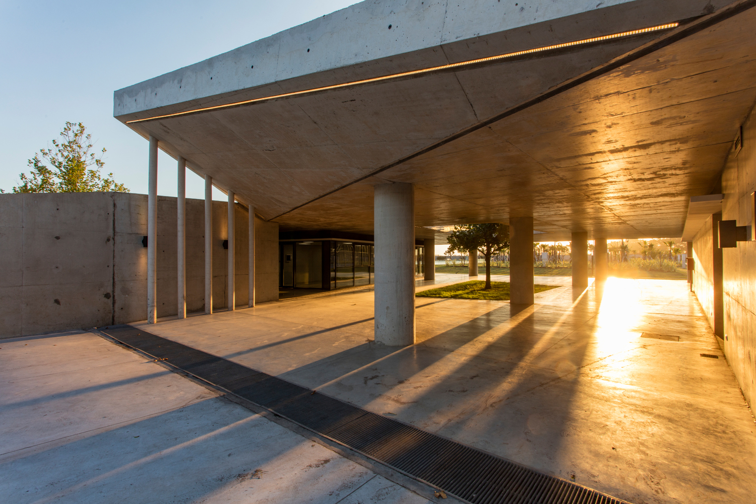 融合景观的圣克拉拉公园 Pavilion in Parque Santa Clara-49