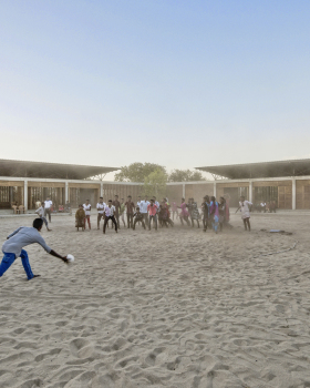 Lanka Learning Center / feat.collective
