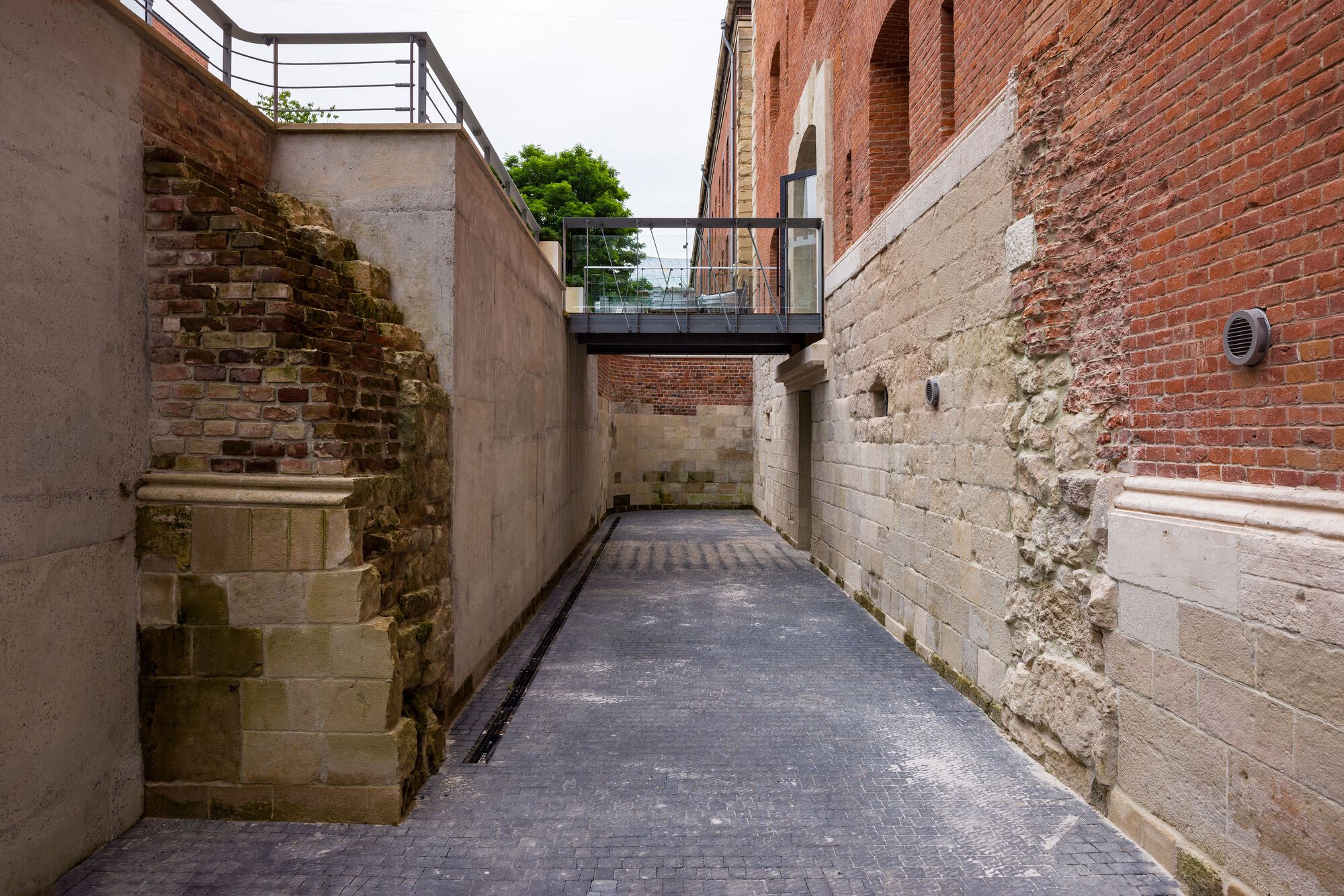 Square Tower of the Lviv Citadel / Architecture Studio Symmetry-31