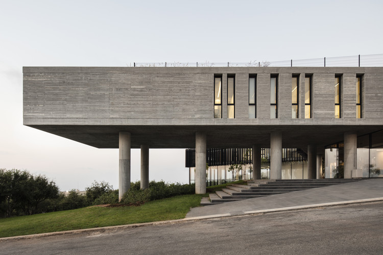 Sheikh Nahyan Centre for Arabic Studies - Intercultural Dialogue  Fouad Samara Architects-36