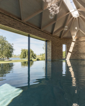莫尔文泳池房丨英国丨Klas Hyllén Architecture