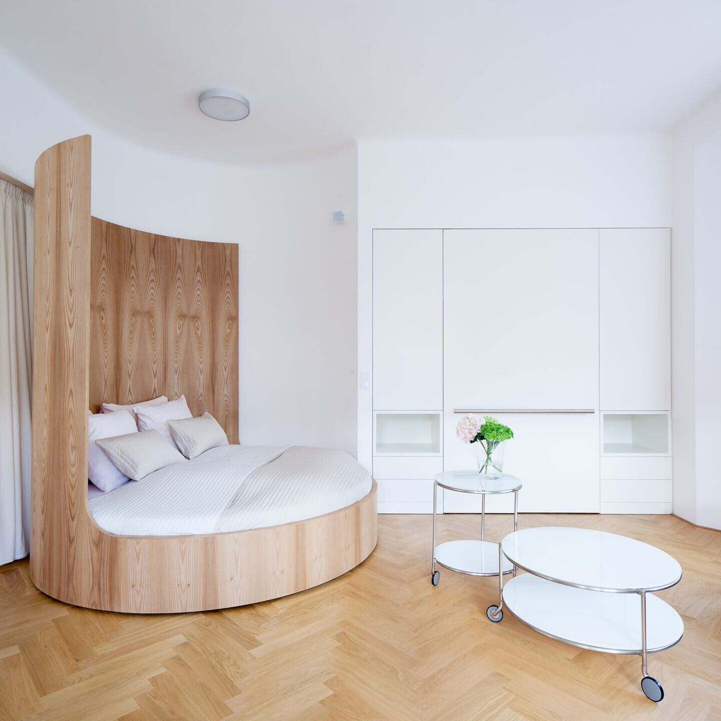 旋转床铺与完美收纳 | Kafkova 公寓的极致功能设计-16