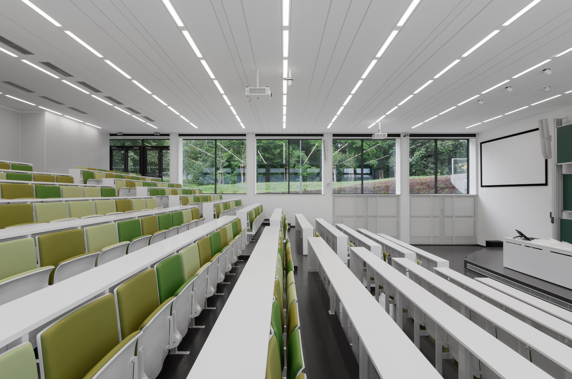      Katalog: majo architekti - Pavilon IMPAKT MFF UK
 |  EARCH.cz-12