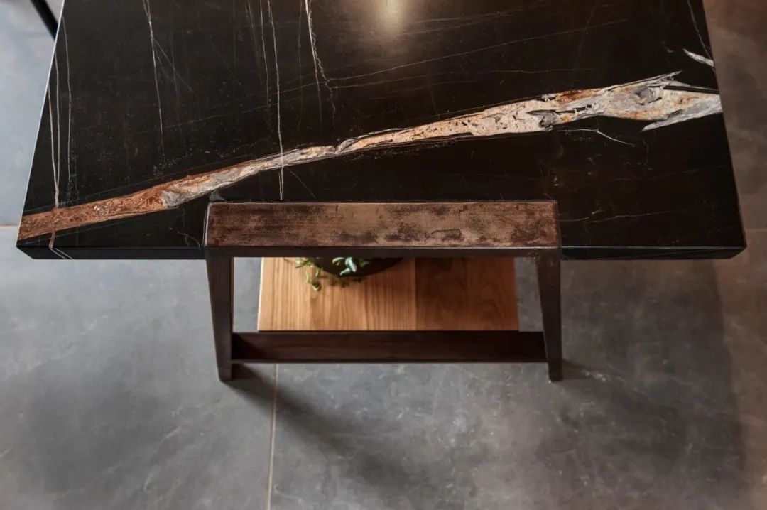 特拉维夫顶层住宅,黑白色调的时尚空间-34