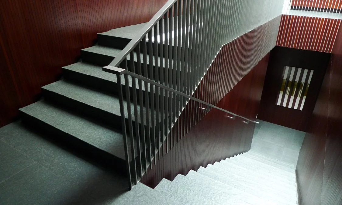 钢铁屋；钢铁房子；钢铁建筑（根据具体语境可能有不同的准确表述，这里钢铁屋是较为通用的翻译） 丨VJAA-13