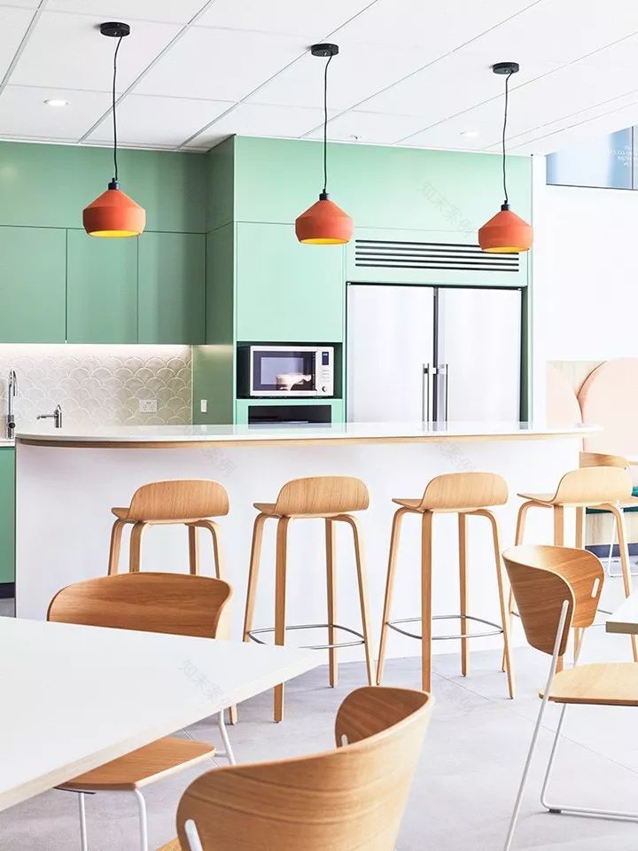 澳大利亚 TBS 慈善总部,彩虹色调打造活力空间-19