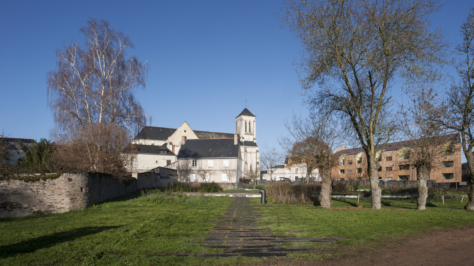 法国 Ecouflant 村中心重建项目 · 历史与现代对话-40