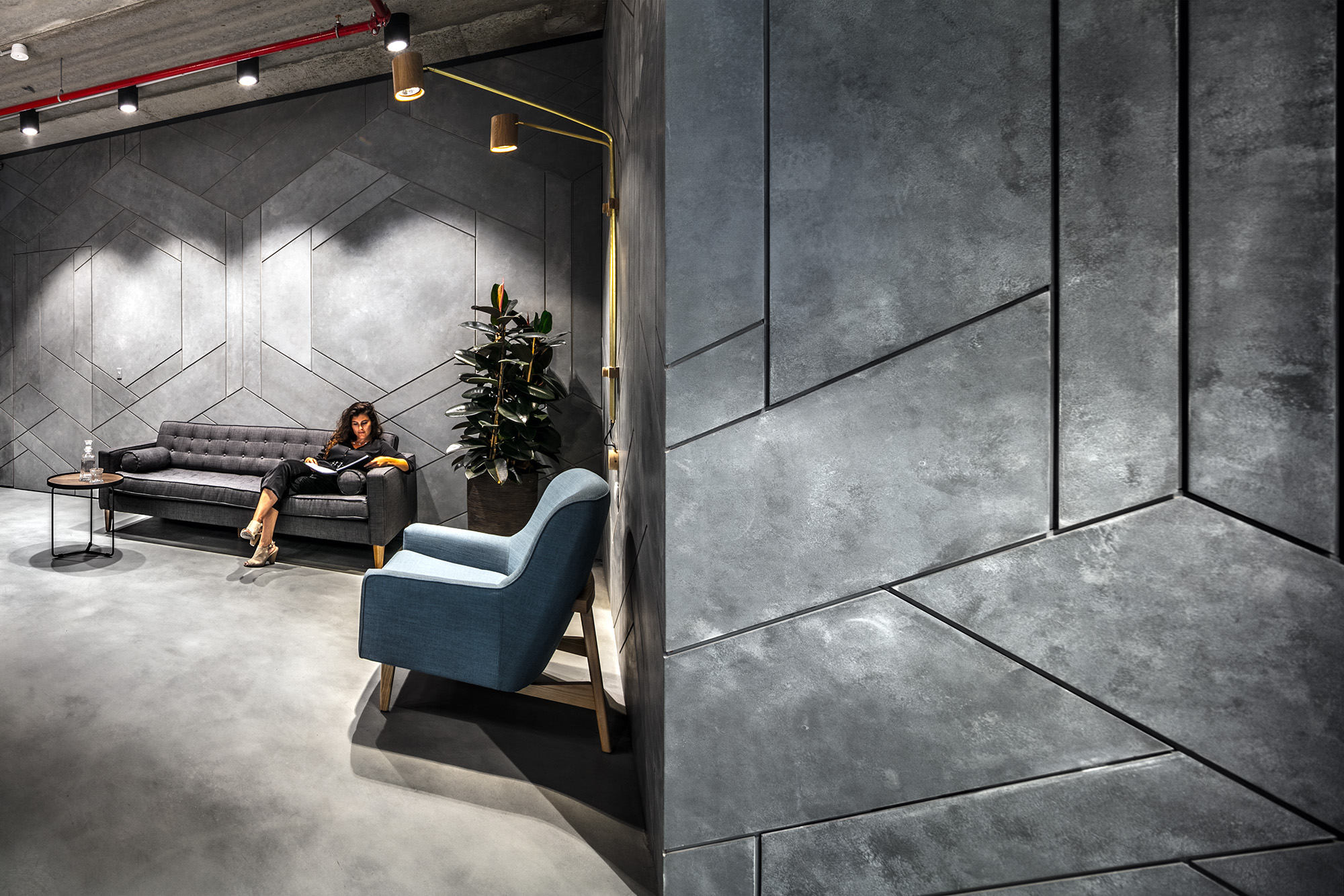 融合自然与工业，展现独特法律美学-15