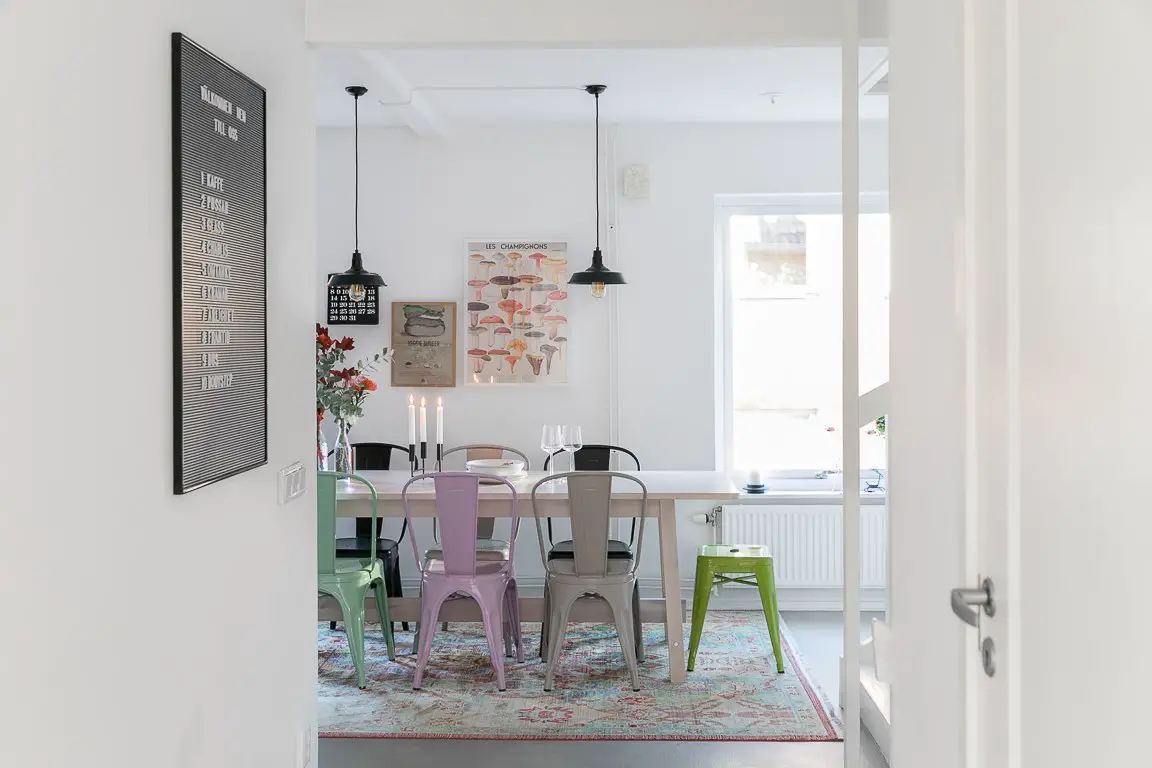 鲜亮色彩点缀的北欧风格 | 以白色为基调的清新空间-10