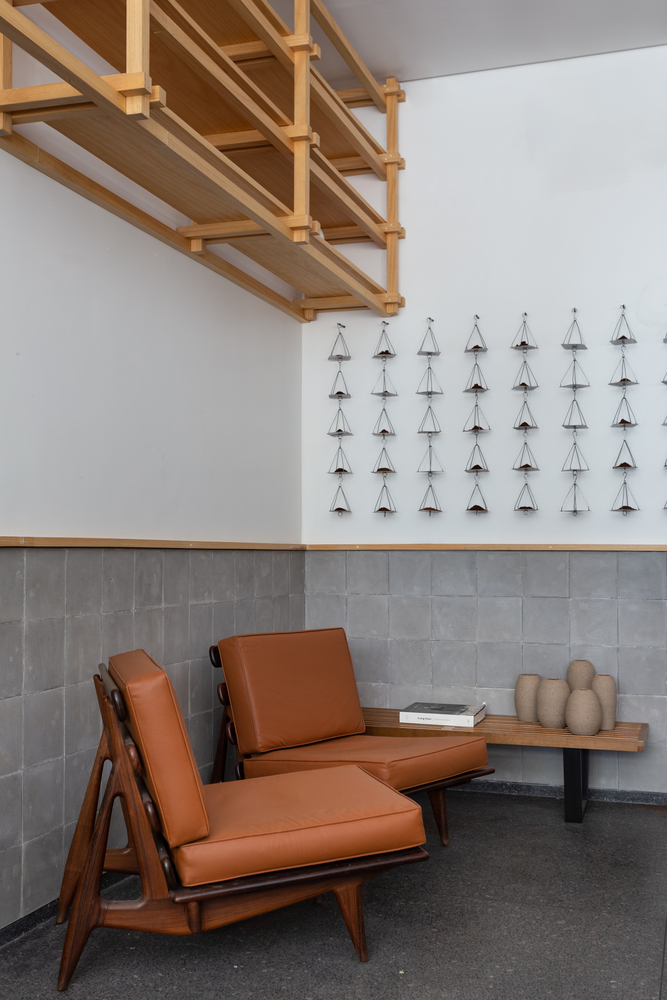 巴西 Tost 咖啡厅 | 木质结构与街道互动-27