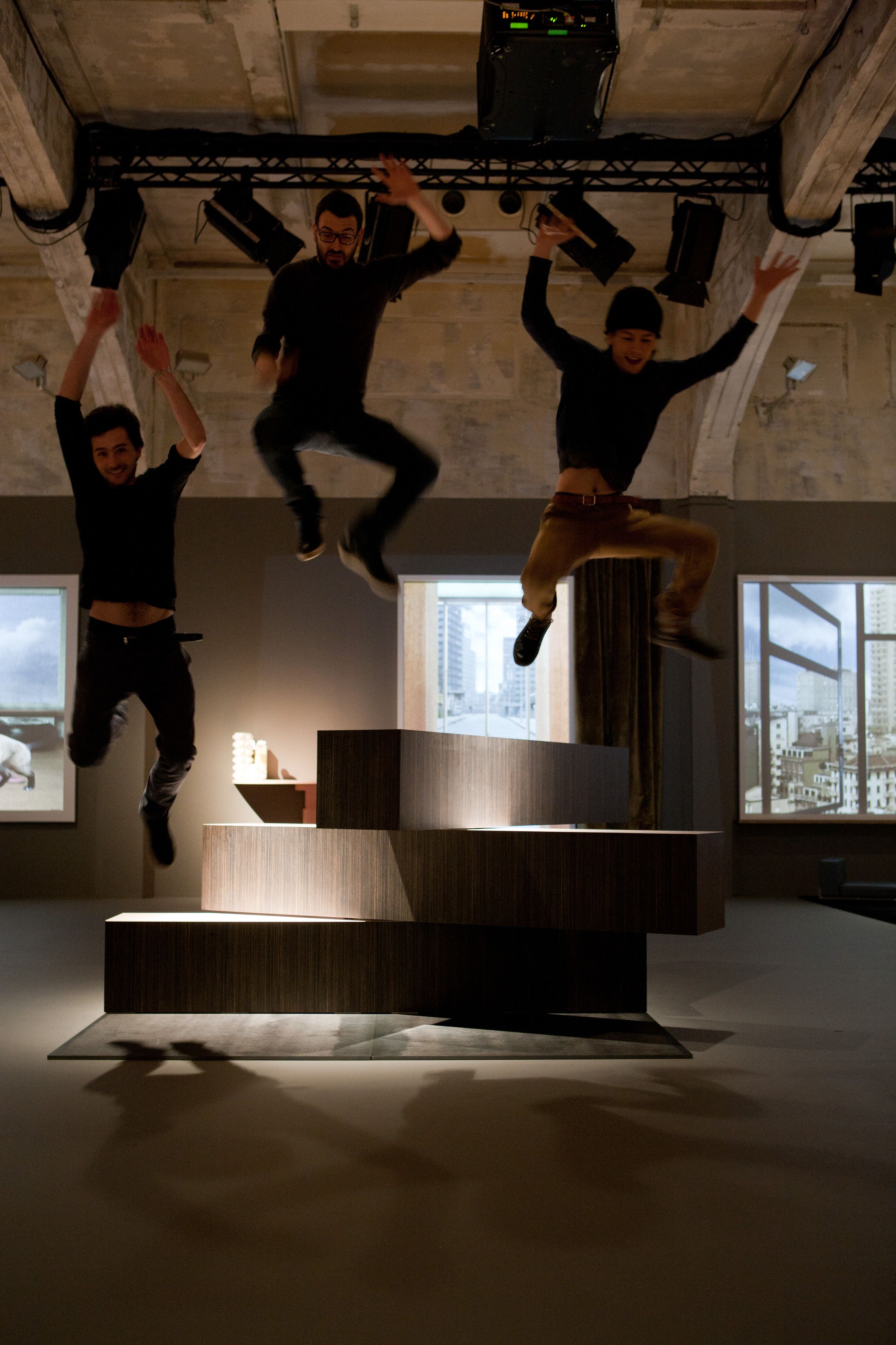 米兰高效生活空间 · OMA 的“工作社交生活”家具设计-13