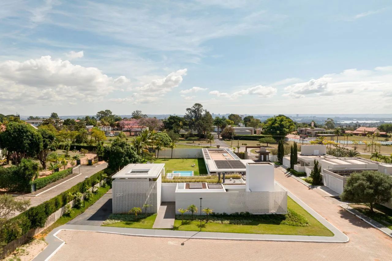 “牛奶蜂巢”屋｜White Bricks 住宅丨巴西巴西利亚丨BLOCO Arquitetos-50