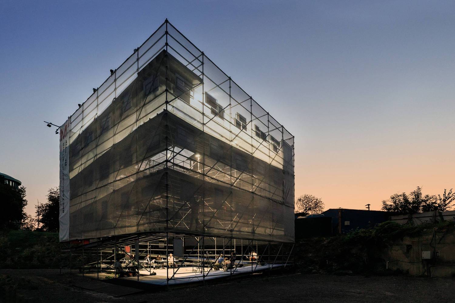 乌克兰尊严革命博物馆临时展览馆·“立方体”丨乌克兰基辅丨Iegor Shtefan,urban curators-11