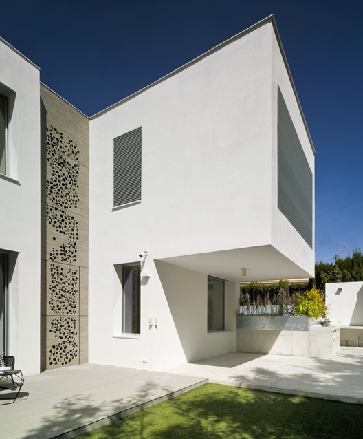 极简雕塑家居 | ZüV 别墅的豪华材料与设计-12