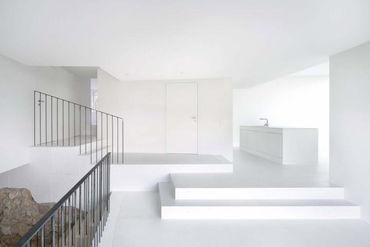 瑞士中世纪小镇新宅 | 传统与现代的完美融合-24