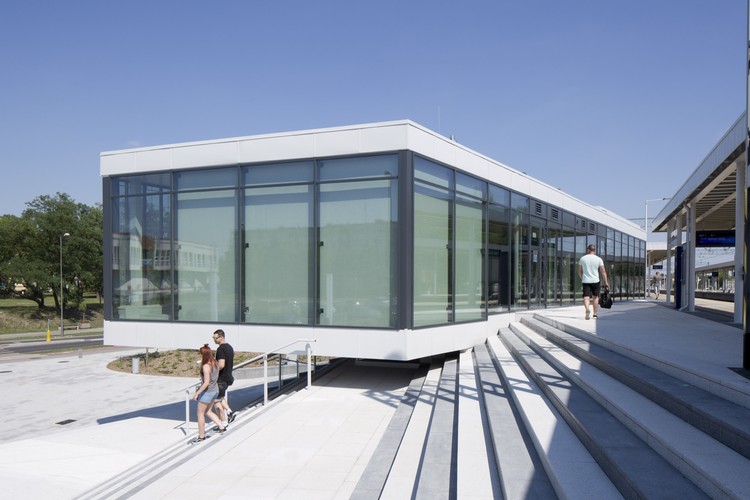 波兰索雷克库贾斯基交通枢一体化设计-7