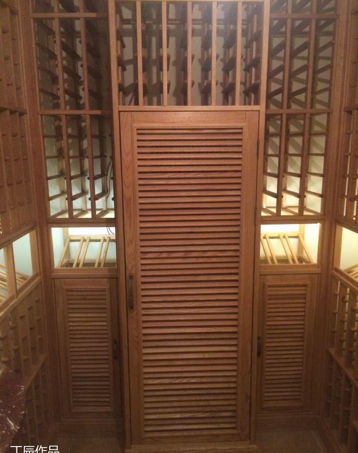 杭州九月森林别墅酒窖——实木酒架与大理石台面的完美融合-8