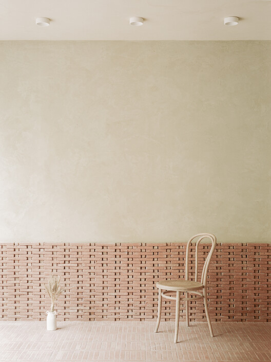 法国圣劳伦特杜瓦尔市 Pugets Artisanal Bakery 的艺术烘焙设计-25