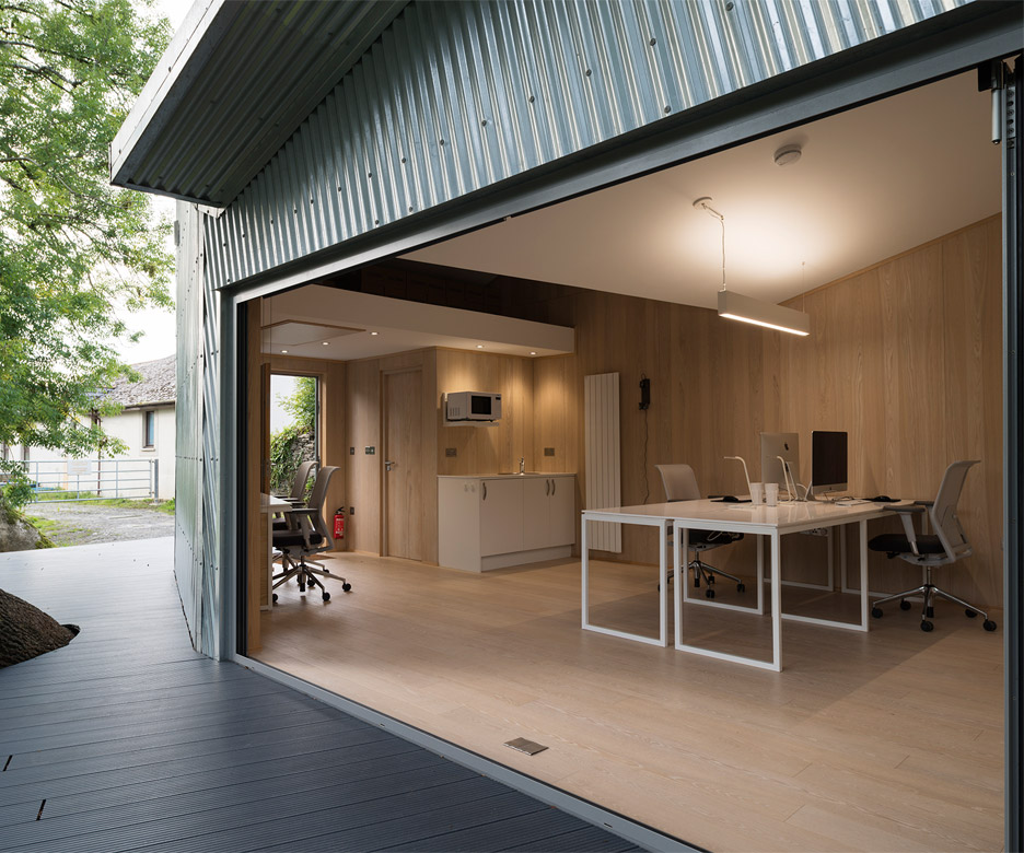 威尔士河畔的波纹金属办公室-6