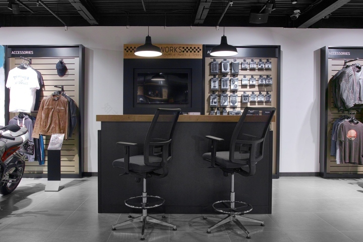 莫斯科 Triumph 摩托车店——动感与舒适的完美结合-37