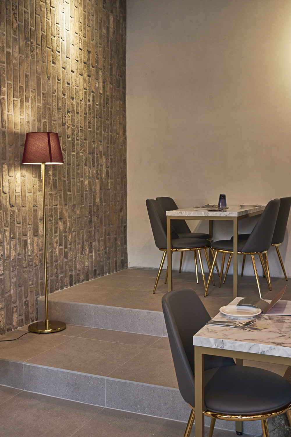 韩式传统房屋改造，打造 40 平米现代艺术餐厅-12