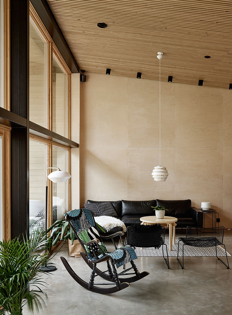 芬兰自然中的家庭别墅-5