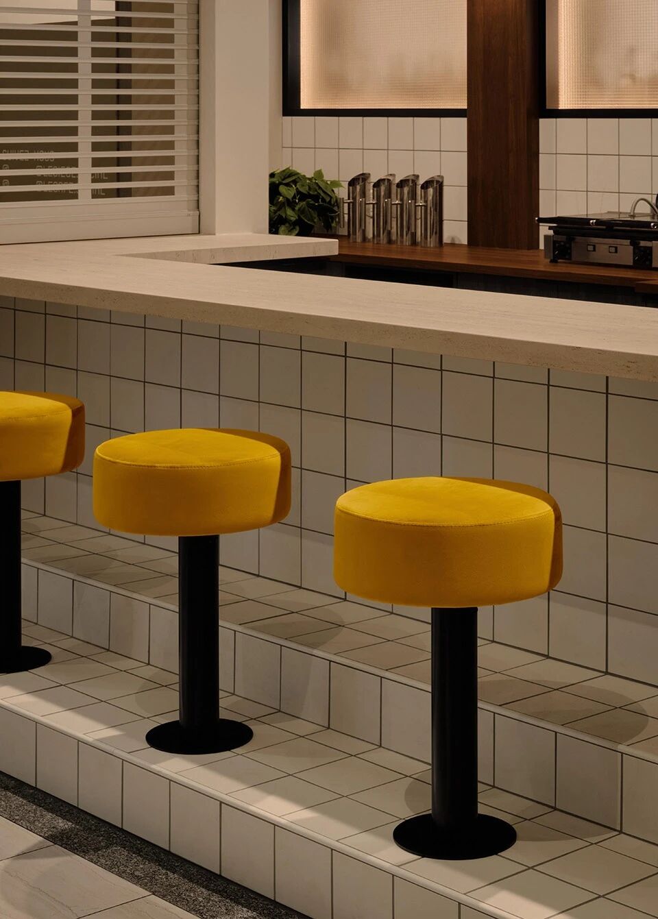 社交总部咖啡馆与小酒馆丨加拿大魁北克丨blanchette archi.design-16