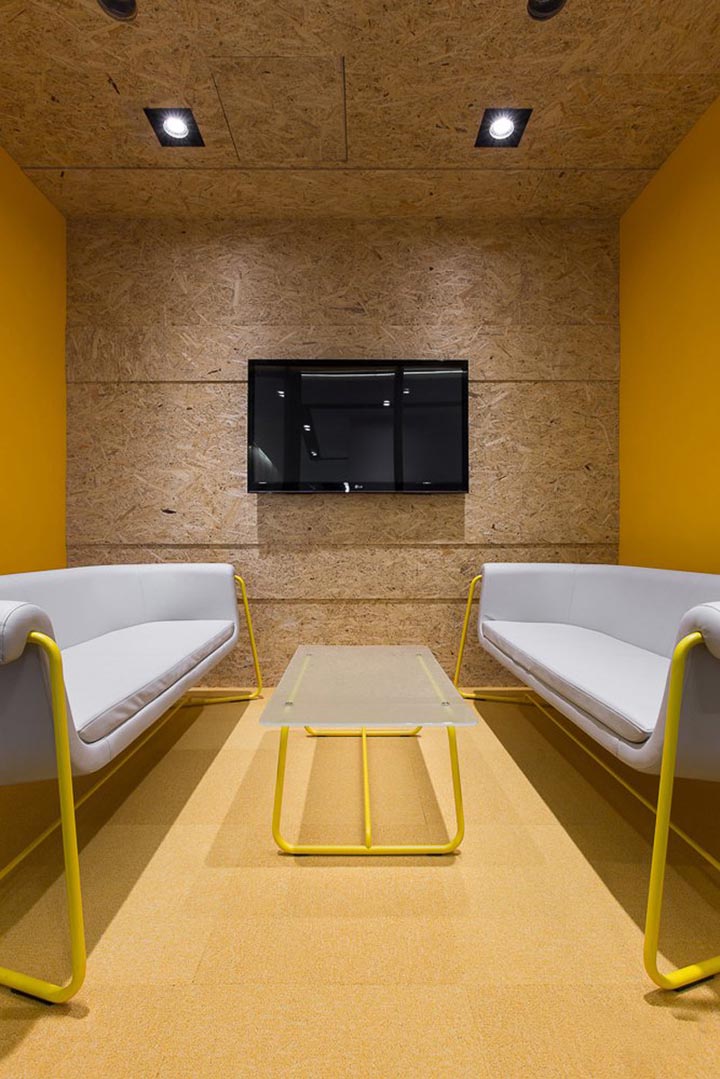 波兰 Freshmail 总部现代设计，玻璃金属诠释办公空间-17