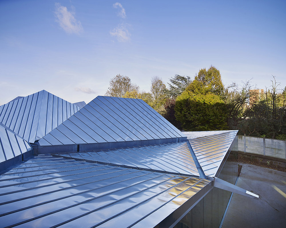 法国 La Madeleine 媒体图书馆,工业风与温暖环境的完美融合-40