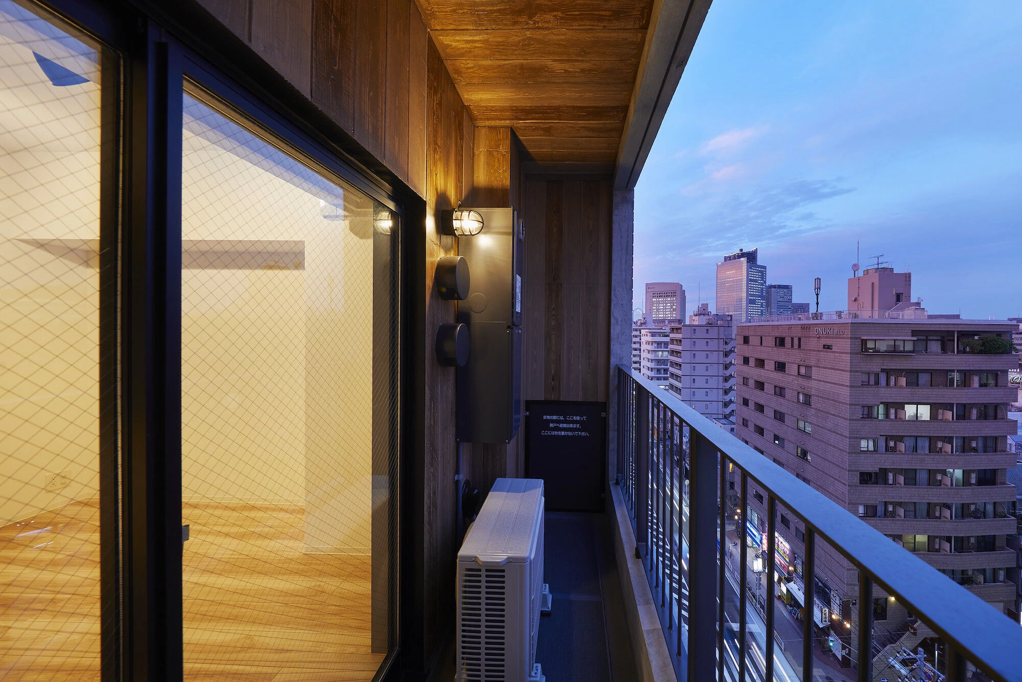 模糊界限的混凝土皮肤 · 日本公寓设计新尝试丨日本神奈川-27