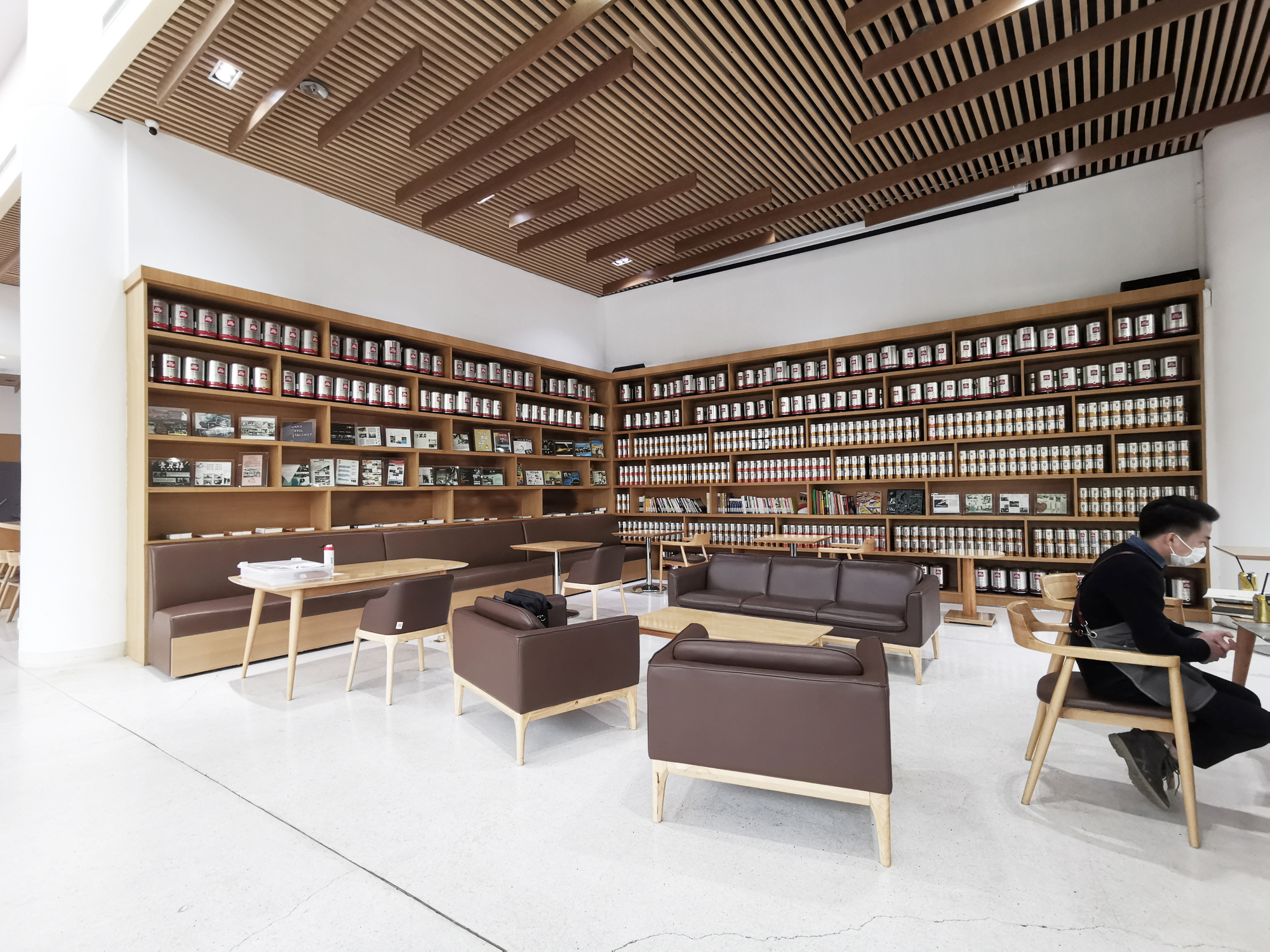 Living Area for Teachers and Students of USST / TJAD-41