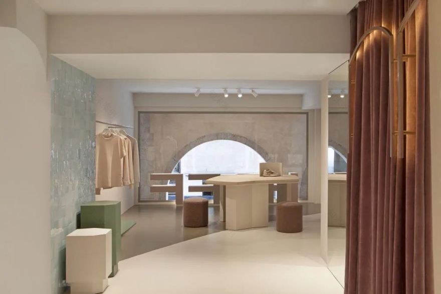 马德里多品牌旗舰店设计鉴赏 · 原始极简的潮牌空间-29