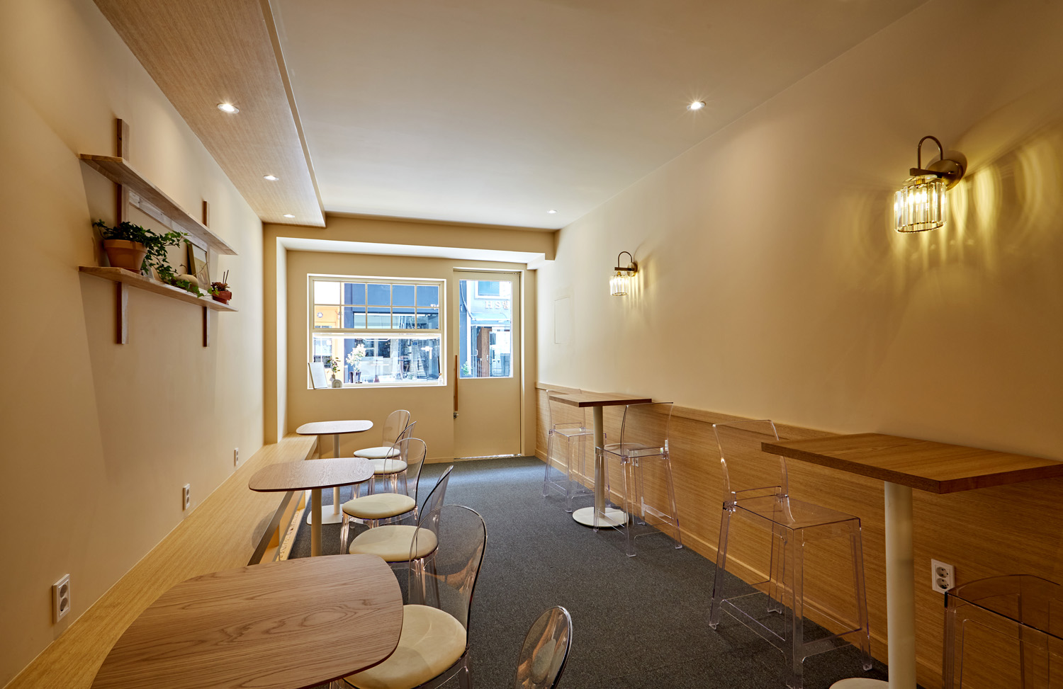 13 坪天安咖啡馆 | 明亮温馨的白色&木质空间-7