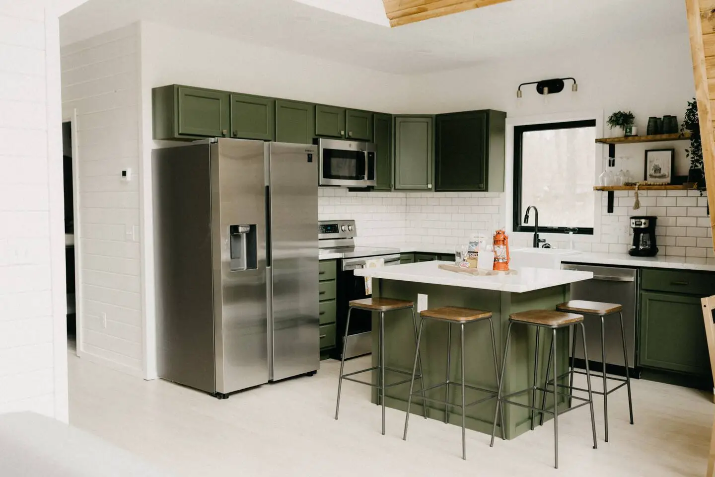 绿色主题 A 框架木屋,体验自然之美-2